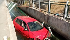 Başharık'ta otomobil sulama kanalına uçtu: 1 yaralı