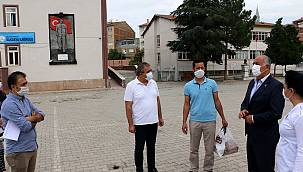 Başkan Karadağ, Eğitim Öğretimin ilk günü öğrencileri yalnız bırakmadı