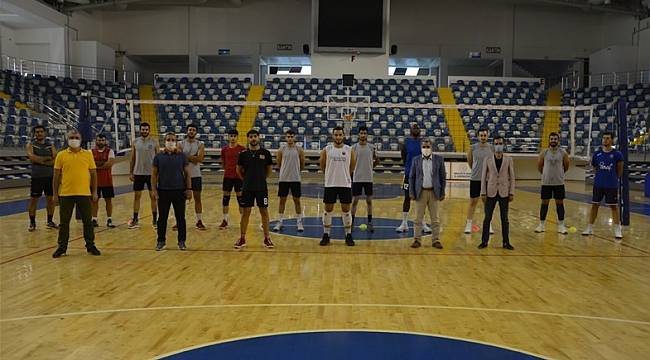 Büyükşehir Voleybol Takımı iddialı