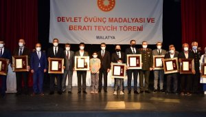 Şehit yakınları ve gazilere gurur madalyası