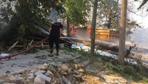 Şiddetli rüzgar çatı uçurdu