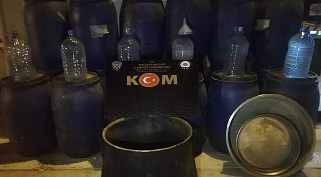 3 Bin 880 Litre Kaçak İçki Ele Geçirildi