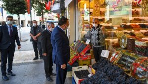 Başkan Gürkan esnafları gezdi, vatandaşlarla sohbet etti