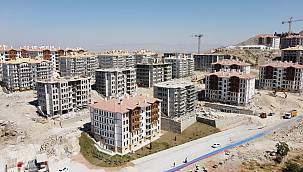 Çalık; İlk biten 446 deprem konutu hak sahiplerine teslim edildi