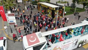 Cumhuriyet Kortej yürüyüşüne büyük katılım