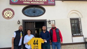 Derebeylerinden kurum ziyaretleri