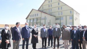 Gürkan; Yazıhan ilçemize her alanda hizmet yapıyoruz