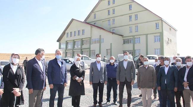 Gürkan; Yazıhan ilçemize her alanda hizmet yapıyoruz