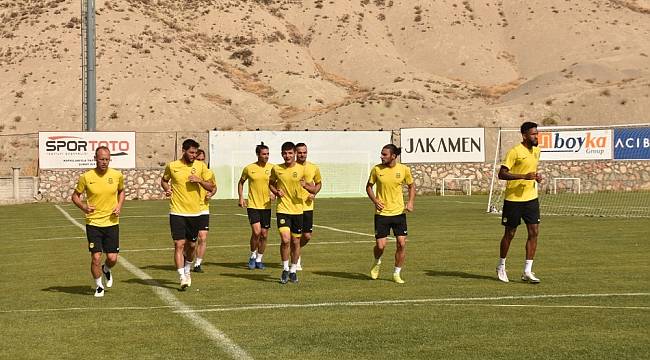 Hamzaoğlu; Hedeflerimize taşıyacak kadroyu kurduk