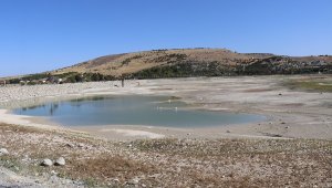 Orduzu Pınarbaşı göletinde sular çekildi