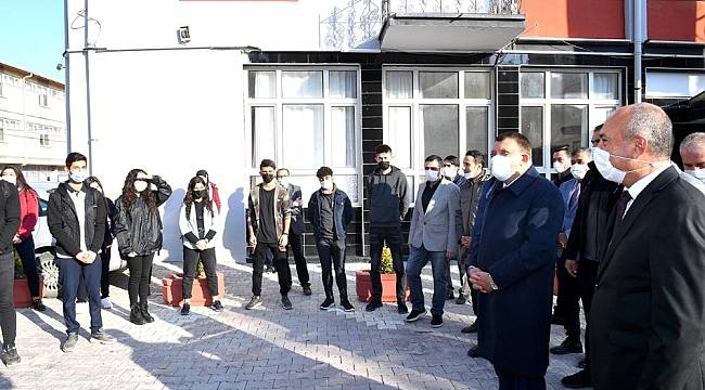 Başkan Gürkan öğrencilerle buluştu