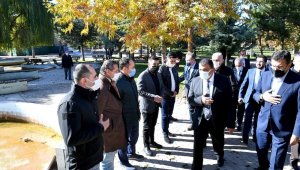 Başkan Gürkan, Sümer Park esnaflarının sorunlarını dinledi
