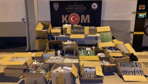 Binlerce kaçak telefon aksesuarı ele geçirildi