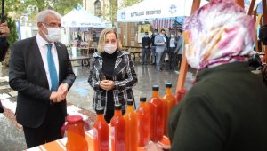 Güder, Hanımeli Pazarı'nı gezerek alışveriş yaptı