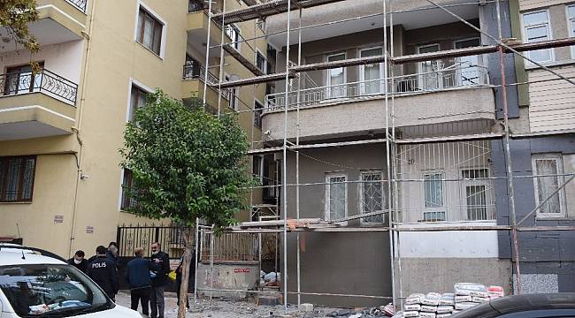 İnşaat iskelesinden düşen işçi yaralandı