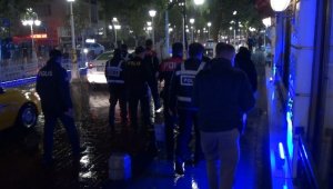 Maske ve sosyal mesafe kuralına uymayan 15 kişiye para cezası