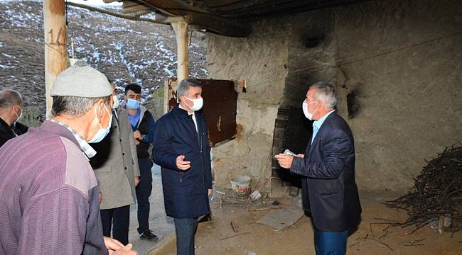 Vali Baruş, deprem bölgesinde incelemelerde bulundu