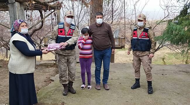 Askerlerden, Şehit aileleri ve Gazilere ziyaret