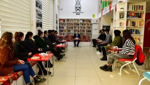 Başkan Çınar, millet kıraathanesinde gençlerle buluştu