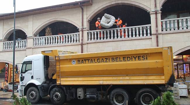 Başkan Güder, Şire Pazarı esnafının talebini geri çevirmedi