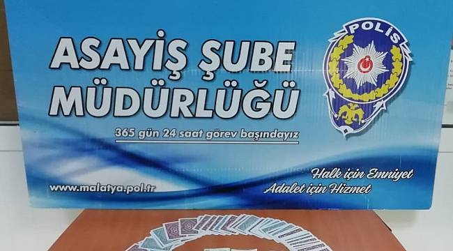 Kumar oynayan 6 şahsa 7 bin 350 TL para cezası kesildi.