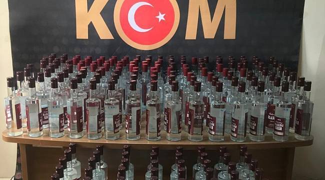 Onlarca şişe kaçak içki ele geçirildi