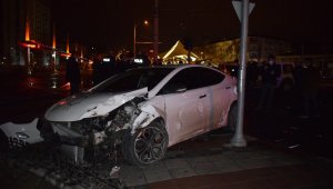 Polis şüpheli kovalamacası kazayla bitti