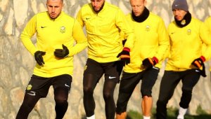 YMS'de Futbolcuların alacakları ödenmeye başladı