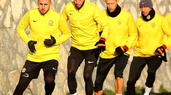 YMS'de Futbolcuların alacakları ödenmeye başladı