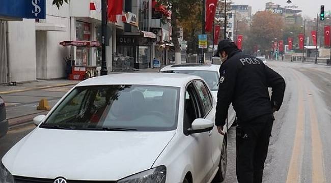33 kişiye sokağa çıkma cezası