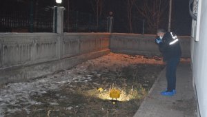 3'üncü kattan atlayan genç kız ağır yaralandı