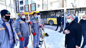 Başkan Çınar, kar küreme çalışmalarını inceledi
