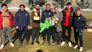 Derebeyleri Hamza Hamzaoğlu'nun doğum gününü kutladı