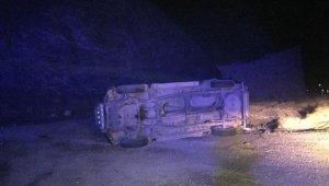 Doğanşehir'de otomobil takla attı: 3 yaralı