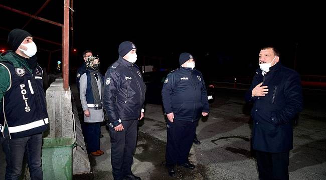 Gürkan yeni yıla görevi başında giren personelleri ziyaret etti