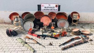 Hırsızlar jandarma kontrolüne takıldı