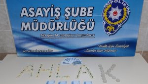 İki iş yerine kumar baskını