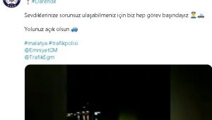Taşları elleriyle temizleyen polisin görüntüleri ilgi odağı oldu