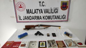 Terör örgütü propagandası yapan 2 kişiye gözaltı