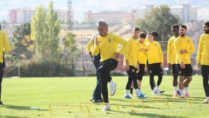 YMS'de, Cueva dönüyor