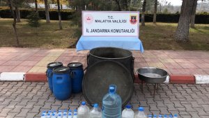 100 Litre Kaçak İçki Ele Geçirildi