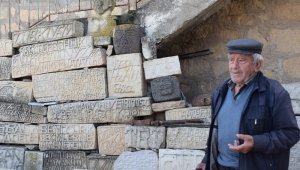 Hüseyin Çakıl, 80 yıldır taşlara şekil veriyor