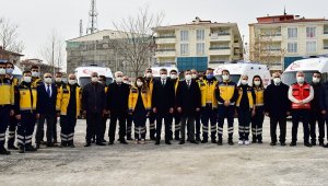 9 Tam donanımlı ambulans törenle teslim edildi