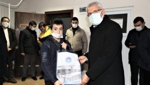 Battalgazi'den Yetim çocuklara tablet hediyesi