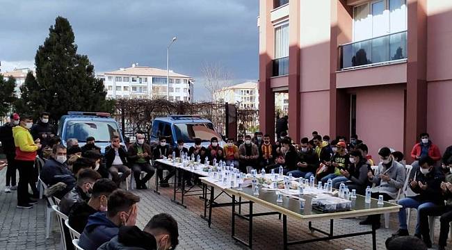 Derebeylerinden Şehit Ailesine Taziye Ziyareti