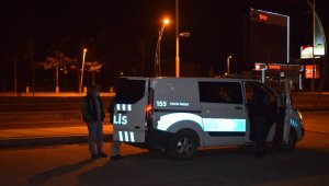 'Dur' ihtarına uymayan sürücü otomobili bırakıp kaçtı
