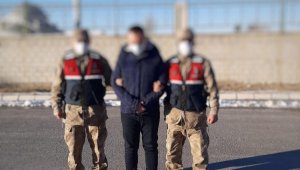 Eski polis memuru FETÖ üyeliğinden tutuklandı