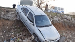 Faciayı kayalar önledi: 3 kişi ölümden döndü