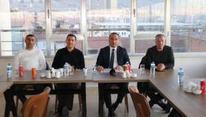 Restoran ve kafeler tedbirler ile birlikte açılmak istiyor