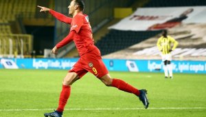 Umut Bulut 500. maçına çıktı